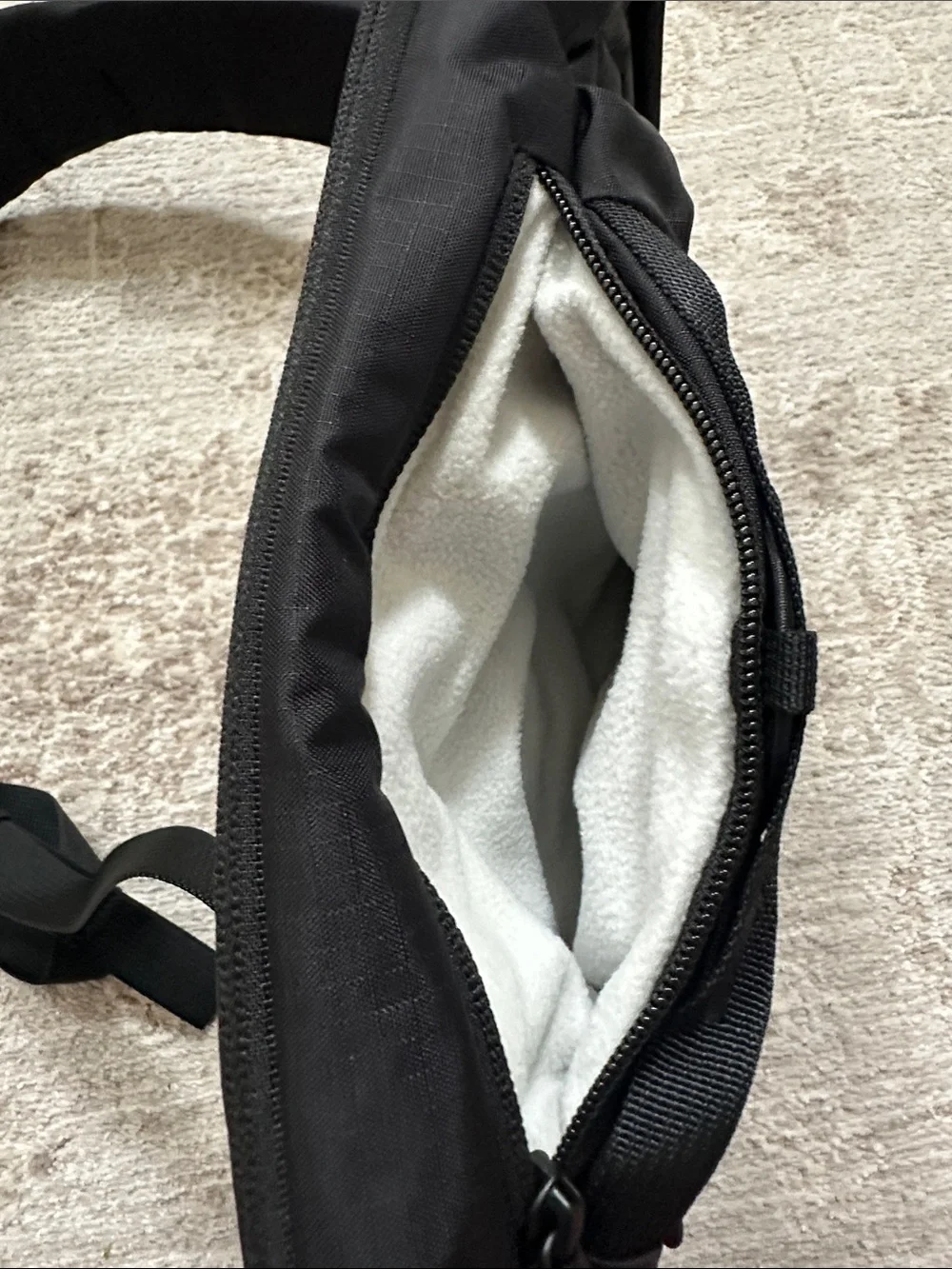 The North Face Borealis Sling Crossbody Bag. Black. NWT’s. 6 liter.